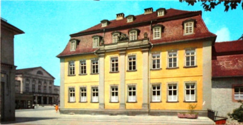 Stadtarchiv Weimar, 60 10-5/9, Blick von der Schillerstraße auf das Wittumspalais, 1972