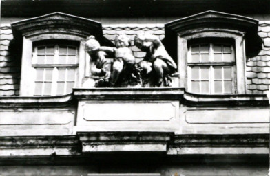 Stadtarchiv Weimar, 60 10-5/9, Blick auf die Figurengruppe des Wittumspalais´ , 1980