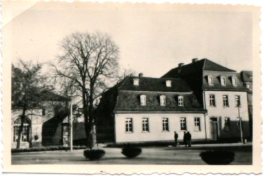 Stadtarchiv Weimar, 60 10-5/9, Blick auf den Theaterplatz, um 1970