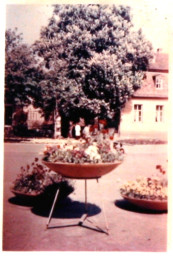 Stadtarchiv Weimar, 60 10-5/9, Blick auf den Theaterplatz , 1985