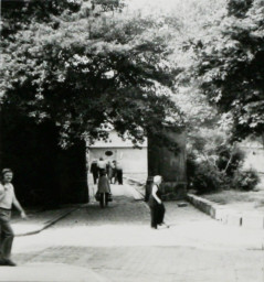 Stadtarchiv Weimar, 60 10-5/9, Blick von der Rittergasse in den Zeughof, ohne Datum