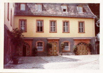 Stadtarchiv Weimar, 60 10-5/9, Blick in den Innenhof des Wittumspalais, 1985