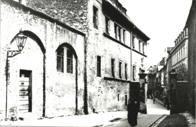 Stadtarchiv Weimar, 60 10-5/9, Blick in den Zeughof , vor 1945