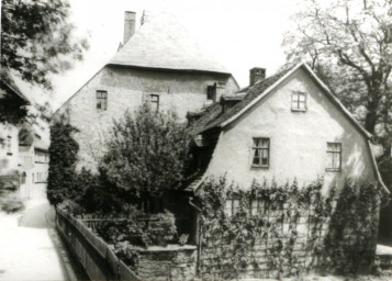 Stadtarchiv Weimar, 60 10-5/9, Blick in den Zeughof in Richtung Rittergasse, um 1930