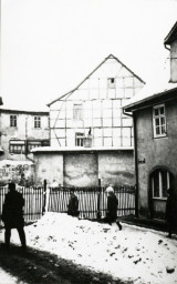 Stadtarchiv Weimar, 60 10-5/9, Blick auf die Baulücke Marktstraße 26, um 1975