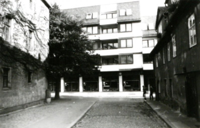 Stadtarchiv Weimar, 60 10-5/9, Blick von der Straße Am Palais zur Marktstraße , 1985