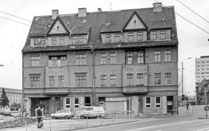 Stadtarchiv Weimar, 60 10-5/22, Blick auf die Karl-Liebknecht-Straße 18/20, vor 1984