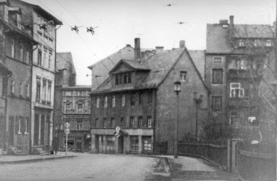 Stadtarchiv Weimar, 60 10-5/22, Blick durch die Friedensstraße auf Haus Nummer 3, vor 1966