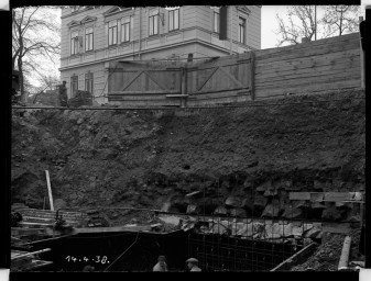 Stadtmuseum Weimar, Eichhorn 622 (K II 035 A), Blick aus der Baugrube des »Hotel Elephant«, 1938