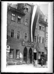 Stadtmuseum Weimar, Eichhorn 759 (K II 091 A), Blick auf das Haus »Goetheplatz 3«, zwischen 1910/1925