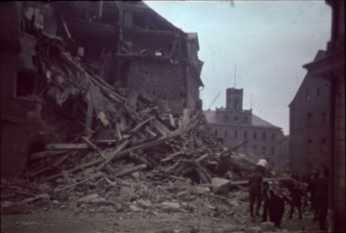 Privatarchiv Constantin Beyer, 1945 Agfacolor A-15, Fürstenkeller, zerstört, 1945