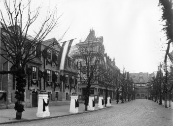 Stephan Liebig, 60 14 K1-64/2, Blick in die Schillerstraße, 1905