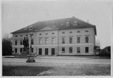 Stephan Liebig, 60 14 K2-202/4, Theaterplatz, um 1900