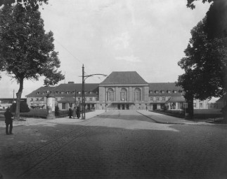 Stephan Liebig, 60 14 K2-363/1, Der zweite Bahnhof                                 , um 1925