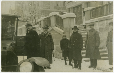 Stephan Liebig, 60 14 K2-376/5, Vor dem Volkshaus                , zwischen 1919/