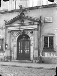 Stadtmuseum Weimar, Eichhorn 172 (K I 014 A), Blick auf das Portal des »Deutschritterhauses«, 1938