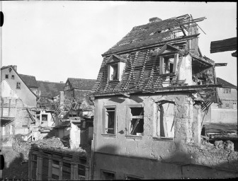 Stadtmuseum Weimar, Eichhorn 189 (K I 019 A), Blick auf die zerstörte Nordseite der Rittergasse, 1946