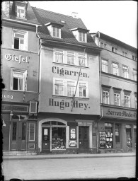 Stadtmuseum Weimar, Eichhorn 469 (K I 103 A), Blick auf die Häuser »Markt 22, 23, 24«, um 1940