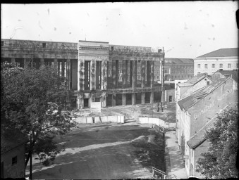 Stadtmuseum Weimar, Eichhorn 582 (K II 020 A), Blick auf die Baustelle des Gauforums, 1944