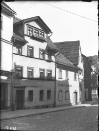 Stadtmuseum Weimar, Eichhorn 661 (K II 052 A), Blick auf die Häuser »Schlossgasse 11 und 13«, 1938