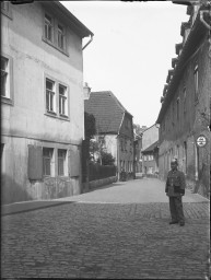 Stadtmuseum Weimar, Eichhorn 680 (K II 061 B), Blick in die westliche Brauhausgasse, 1944