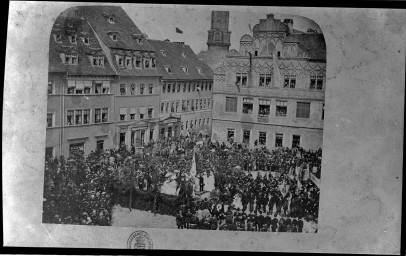 Stadtarchiv Weimar, 60 14 Negativ 020, Blick vom Rathaus auf den Marktplatz, um 1922