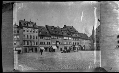 Stadtarchiv Weimar, 60 14 Negativ 021, Blick auf die Marktnordseite, vor 1899