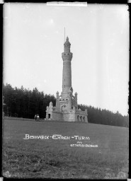 Stadtarchiv Weimar, 60 14 Negativ 055, Blick auf den Bilsmarck-Turm auf dem Ettersberg, ohne Datum