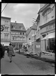 Stadtarchiv Weimar, 60 14 Negativ 122, Kaufstrasse - Ausbau der Straßenbahnschienen, 1937