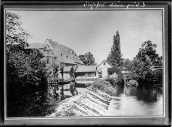 Stadtarchiv Weimar, 60 14 Negativ 151, Blick über das Ilmwehr zur Burgmühle, zwischen 1872/1882
