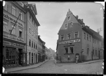 Stadtarchiv Weimar, 60 14 Negativ 170, Blick von Herderplatz auf den »Sächsischen Hof«, um 1910