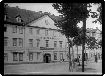 Stadtarchiv Weimar, 60 14 Negativ 282, Blick auf das Hotel/Restaurant »Russischer Hof«, um 1900