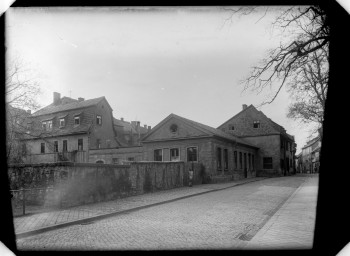 Stadtarchiv Weimar, 60 14 Negativ 297, Blick von Süden in die Friedensgasse, um 1928