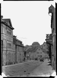 Stadtarchiv Weimar, 60 14 Negativ 304, Blick durch die Bürgerschulstraße Richtung Museum, um 1890