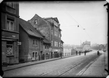 Stadtarchiv Weimar, 60 14 Negativ 307, Blick auf die Häuser »Am Viadukt«, Westseite, und über den Viadukt Richtung Norden, um 1937
