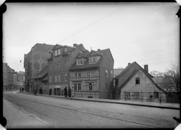 Stadtarchiv Weimar, 60 14 Negativ 309, Blick auf die Häuser »Am Viadukt 1, 3, 5, 7 und 9«, um 1936