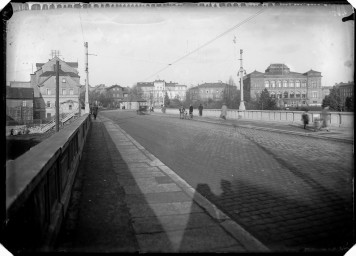 Stadtarchiv Weimar, 60 14 Negativ 318, Blick über den Viadukt Richtung Ludendorffstraße/Museumsplatz, um 1937
