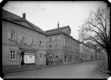 Stadtarchiv Weimar, 60 14 Negativ 323, Blick in die Ludendorffstraße (Ernst-Thälmann-Straße), um 1935