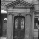 Stadtmuseum Weimar, Eichhorn 293 (K I 039 A), Blick auf das Portal »Windischenstraße 33«