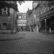 Stadtarchiv Weimar, 60 10 (Negativ 3303), Blick über die Schillerstraße durch die Neugasse in Windischengasse