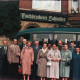 Stadtarchiv Weimar, 60 10 (Negativ 3306a), Gruppenbild auf dem Rollplatz