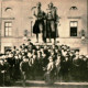 Stadtarchiv Weimar, 60 10-5/11, Blick auf das Goethe-Schiller-Denkmal