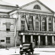 Stadtarchiv Weimar, 60 10-5/11, Blick auf den Theaterplatz mit Goethe-Schiller-Denkmal