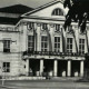 Stadtarchiv Weimar, 60 10-5/11, Blick auf den Theaterplatz mit Goethe-Schiller-Denkmal