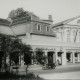 Stadtarchiv Weimar, 60 10-5/12, Blick aus der Schillerstraße zum Theaterplatz