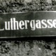 Stadtarchiv Weimar, 60 10-5/18, Straßenschild "Luthergasse"