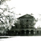 Stadtarchiv Weimar, 60 10-5/2, Blick vom Park auf die Hauptwache (Burgplatz 5)