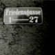 Stadtarchiv Weimar, 60 10-5/20, Straßenschild "Friedensgasse" mit Hausnummer 1 - 27