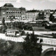 Stadtarchiv Weimar, 60 10-5/22, Blick auf Viadukt mit Straßenbahn und Eisengeländer