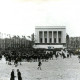 Stadtarchiv Weimar, 60 10-5/23, Kongreßhallen-Attrappe nach Planierung des Baugeländes "Gauforum"